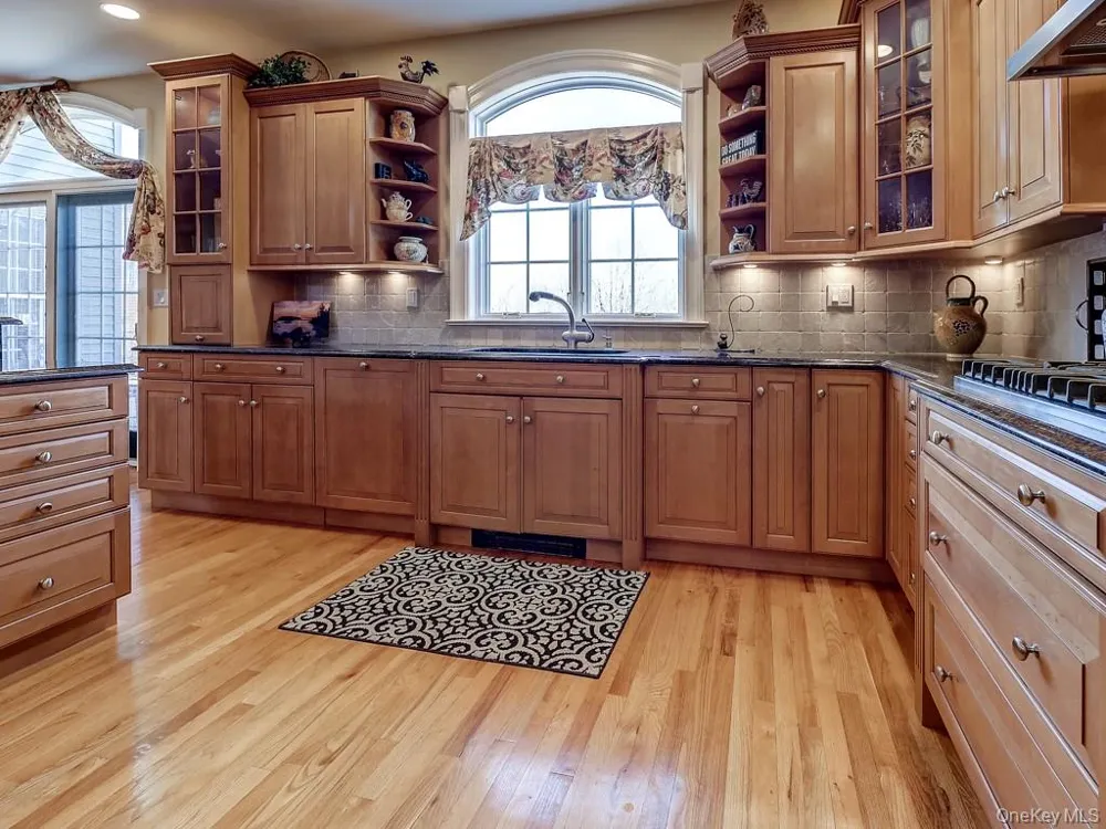 17 Constitution Court Tuxedo Park, NY 10987