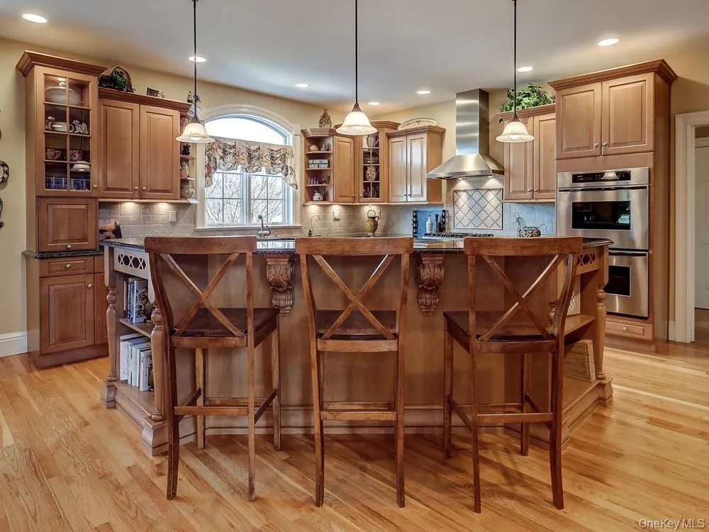 17 Constitution Court Tuxedo Park, NY 10987