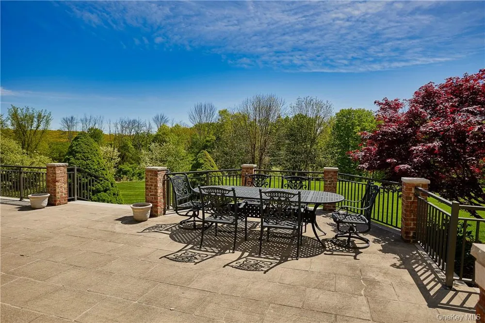 17 Constitution Court Tuxedo Park, NY 10987