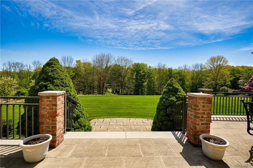 17 Constitution Court Tuxedo Park, NY 10987