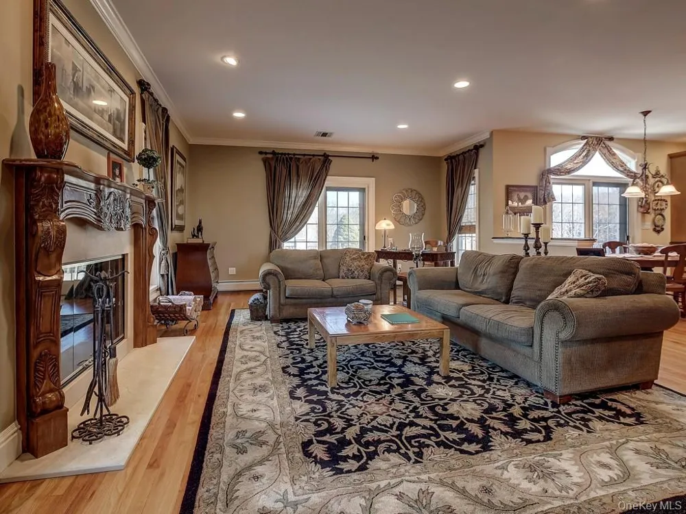 17 Constitution Court Tuxedo Park, NY 10987