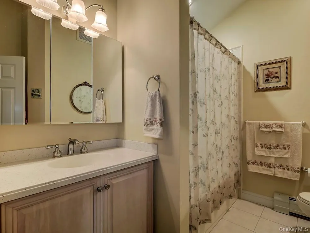 17 Constitution Court Tuxedo Park, NY 10987