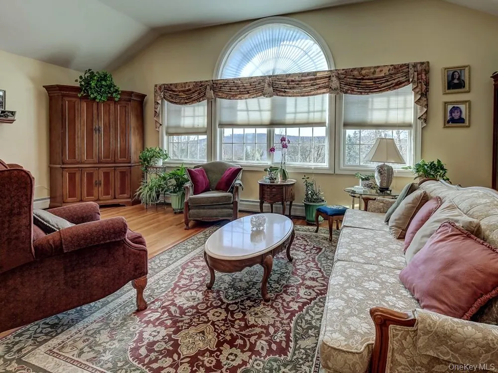 17 Constitution Court Tuxedo Park, NY 10987