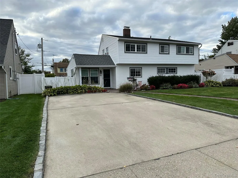 86 Shepherd Lane Levittown, NY 11756
