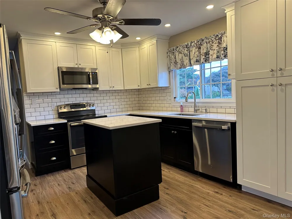 86 Shepherd Lane Levittown, NY 11756
