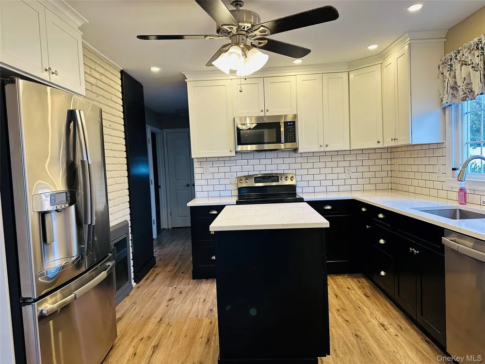 86 Shepherd Lane Levittown, NY 11756