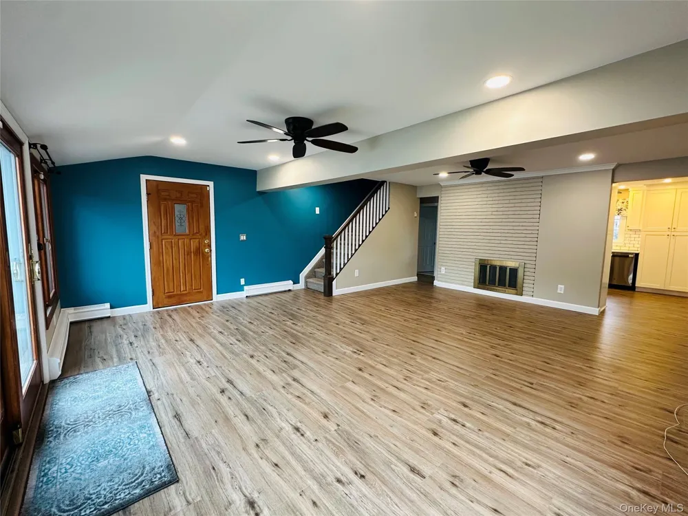86 Shepherd Lane Levittown, NY 11756