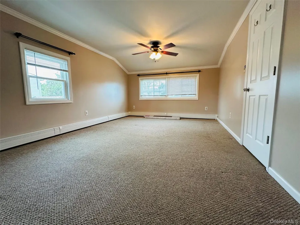 86 Shepherd Lane Levittown, NY 11756