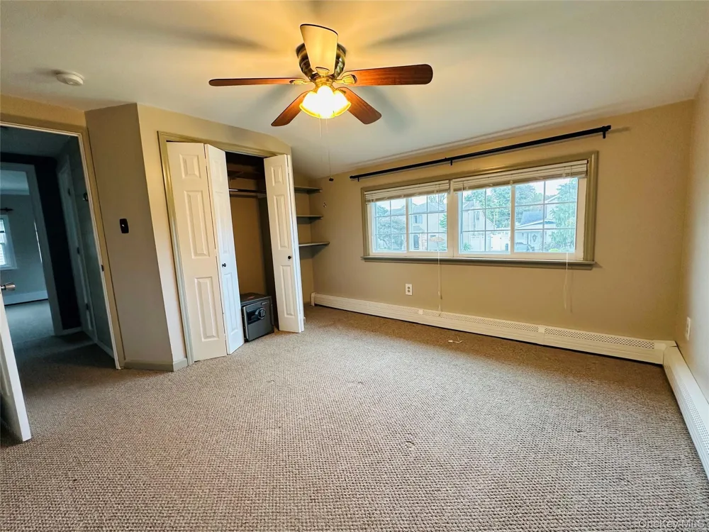 86 Shepherd Lane Levittown, NY 11756