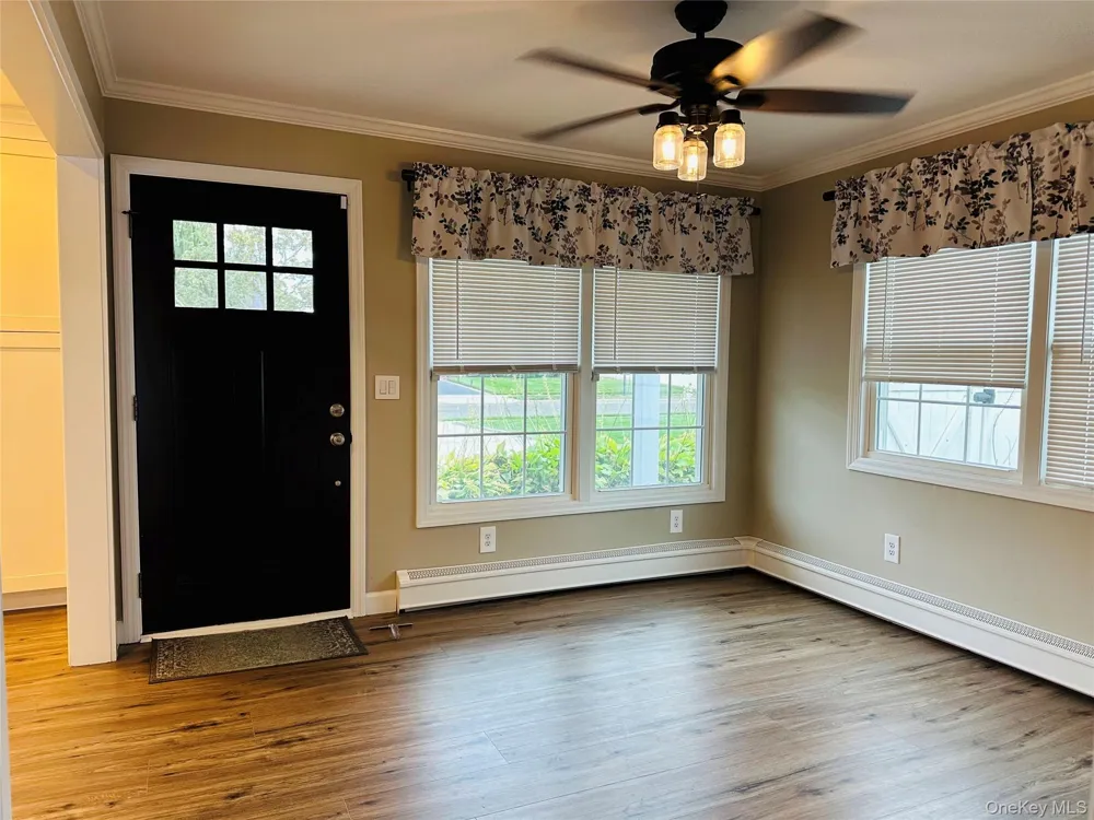 86 Shepherd Lane Levittown, NY 11756