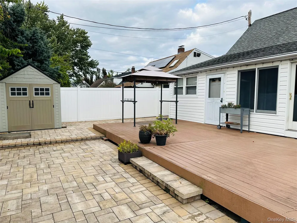 86 Shepherd Lane Levittown, NY 11756