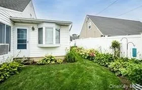 86 Shepherd Lane Levittown, NY 11756