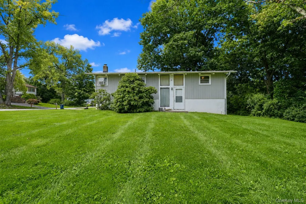 11 Laurie Lane Newburgh, NY 12550