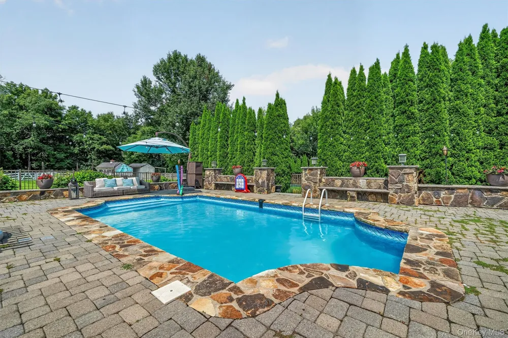 3 Canterbury Lane Warwick, NY 10990