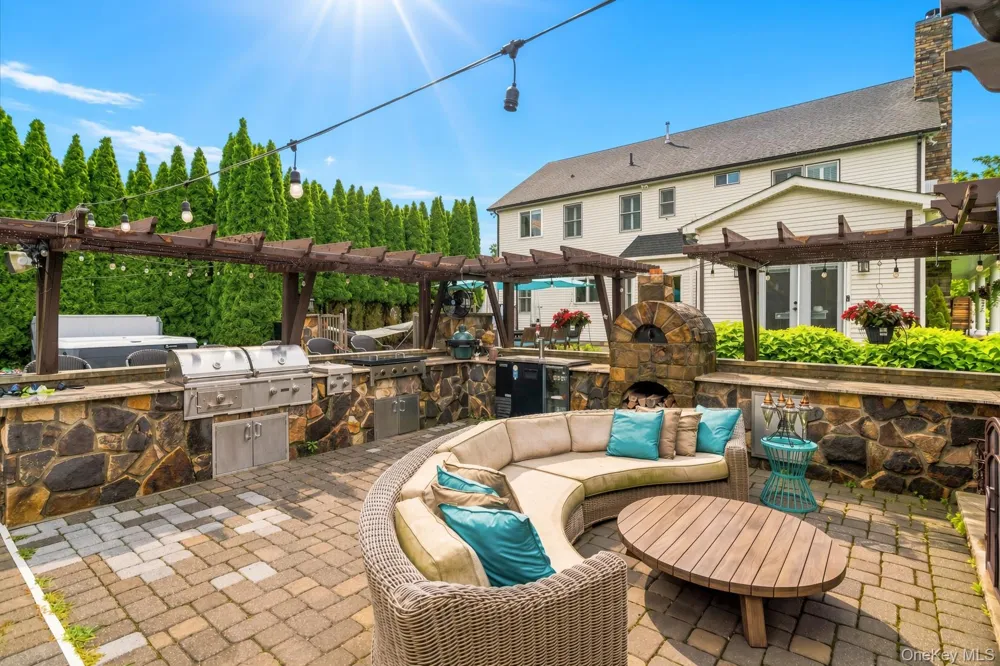 3 Canterbury Lane Warwick, NY 10990