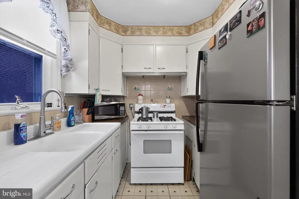2003 OAKMONT STREET Philadelphia, PA 19152