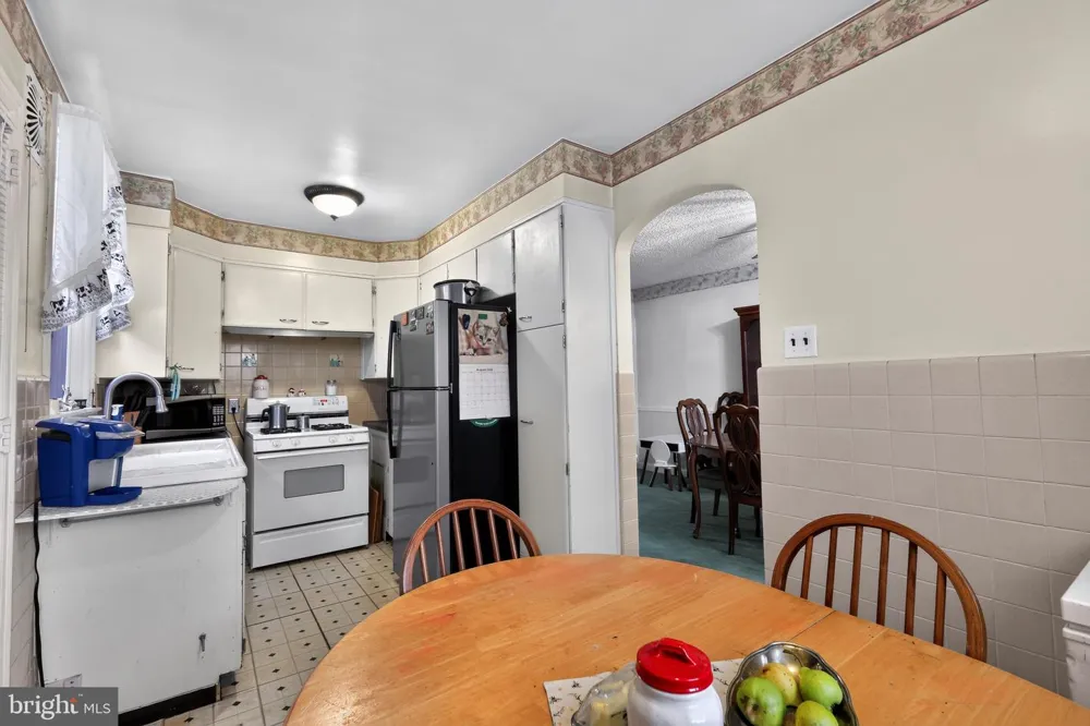2003 OAKMONT STREET Philadelphia, PA 19152