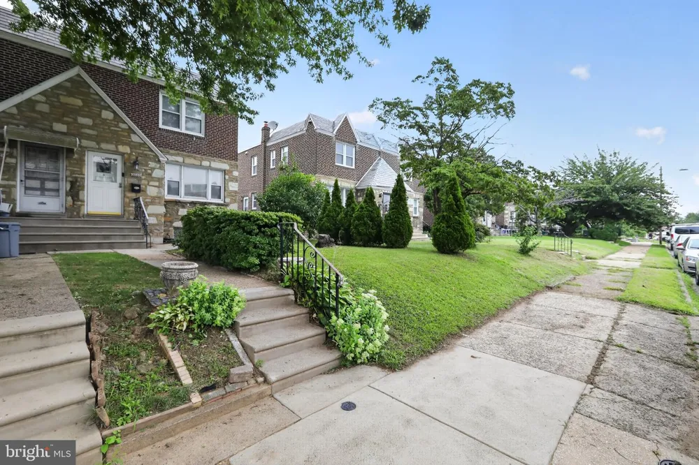 2003 OAKMONT STREET Philadelphia, PA 19152