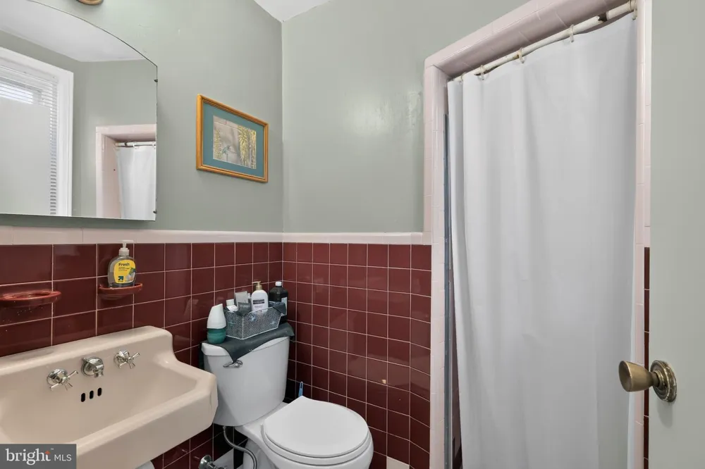 2003 OAKMONT STREET Philadelphia, PA 19152