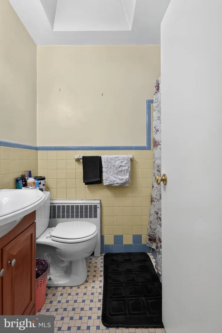 2003 OAKMONT STREET Philadelphia, PA 19152