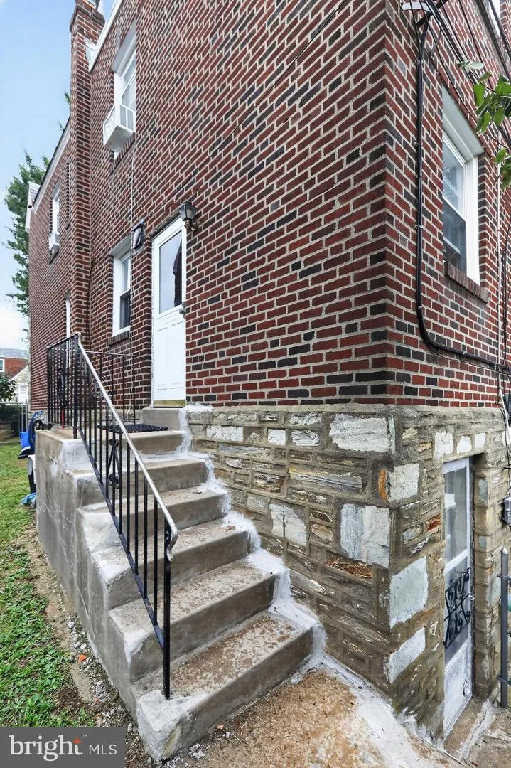 2003 OAKMONT STREET Philadelphia, PA 19152