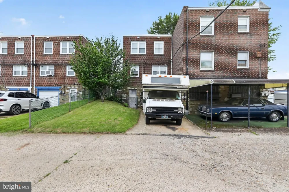 2003 OAKMONT STREET Philadelphia, PA 19152