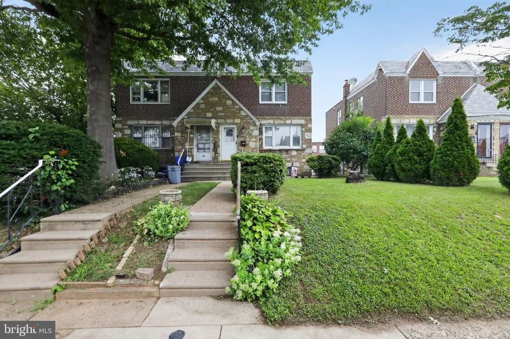 2003 OAKMONT STREET Philadelphia, PA 19152