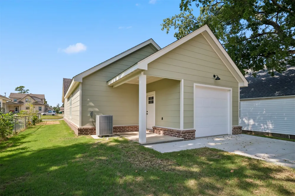 424 E 4th Street Claremore, OK 74017