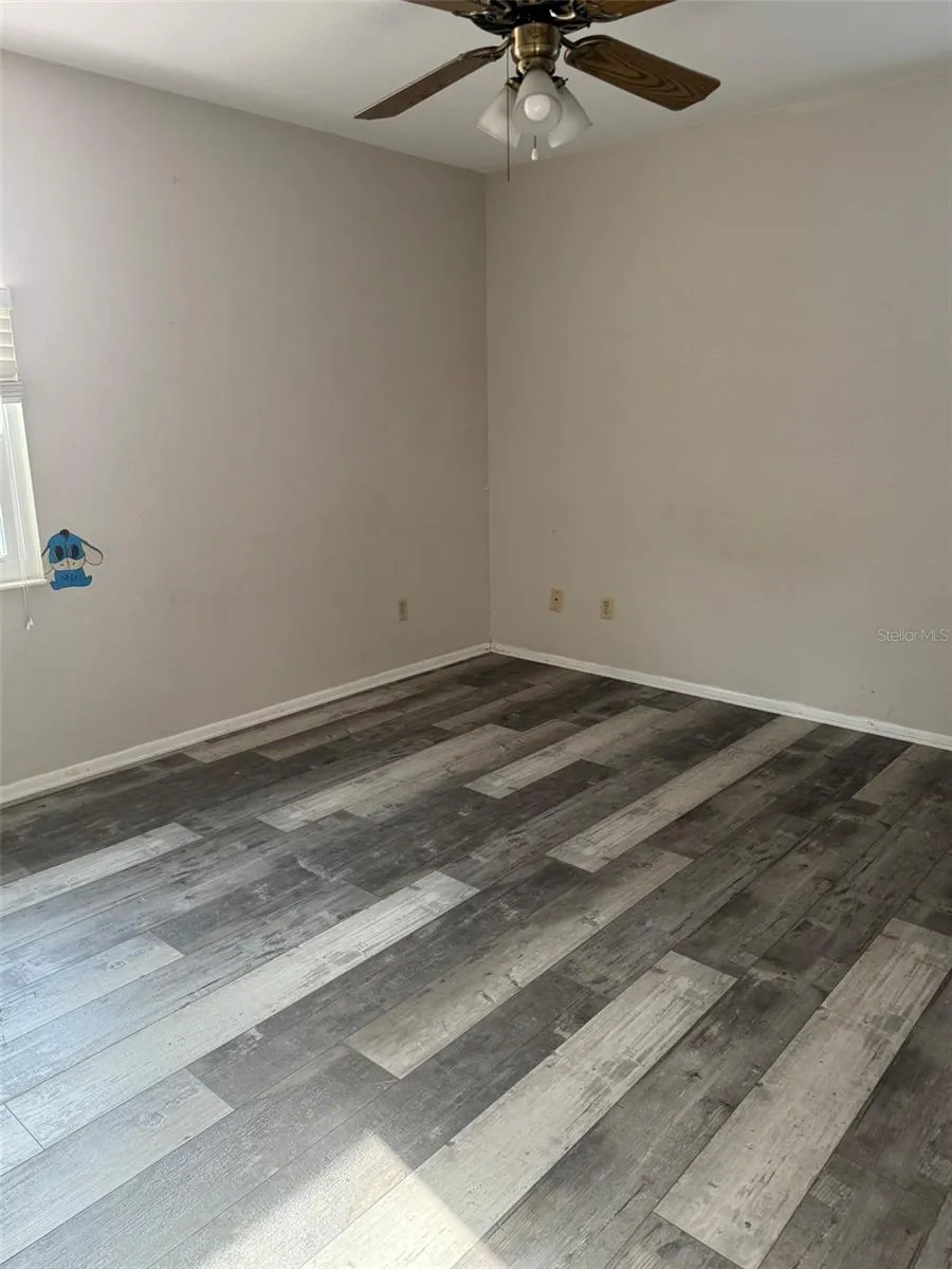 30 KREAMER AVENUE Tarpon Springs, FL 34689