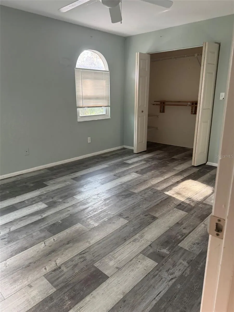 30 KREAMER AVENUE Tarpon Springs, FL 34689