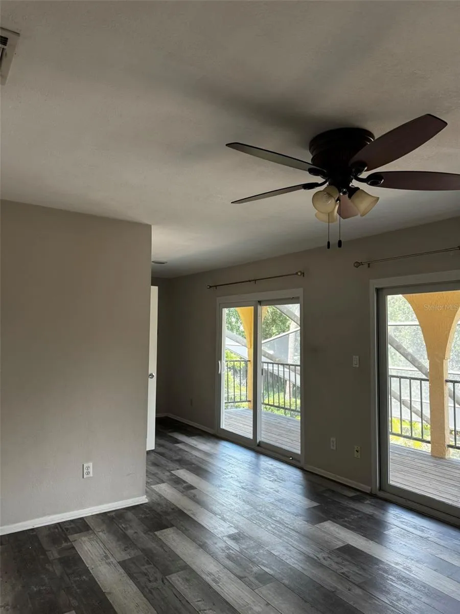 30 KREAMER AVENUE Tarpon Springs, FL 34689