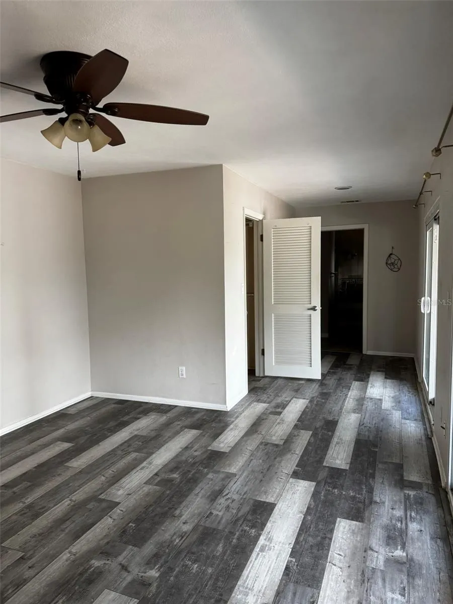 30 KREAMER AVENUE Tarpon Springs, FL 34689