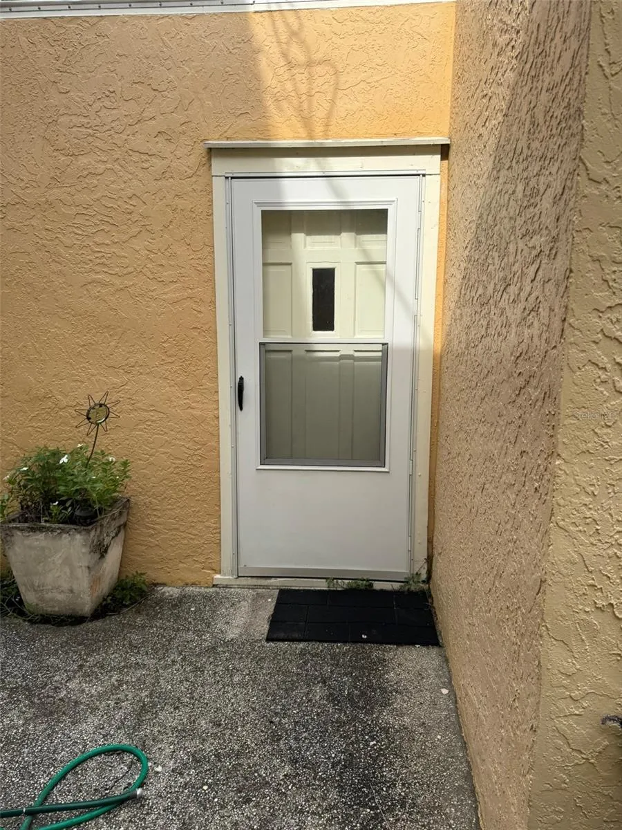 30 KREAMER AVENUE Tarpon Springs, FL 34689