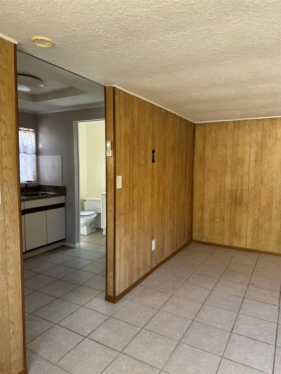 30 KREAMER AVENUE Tarpon Springs, FL 34689