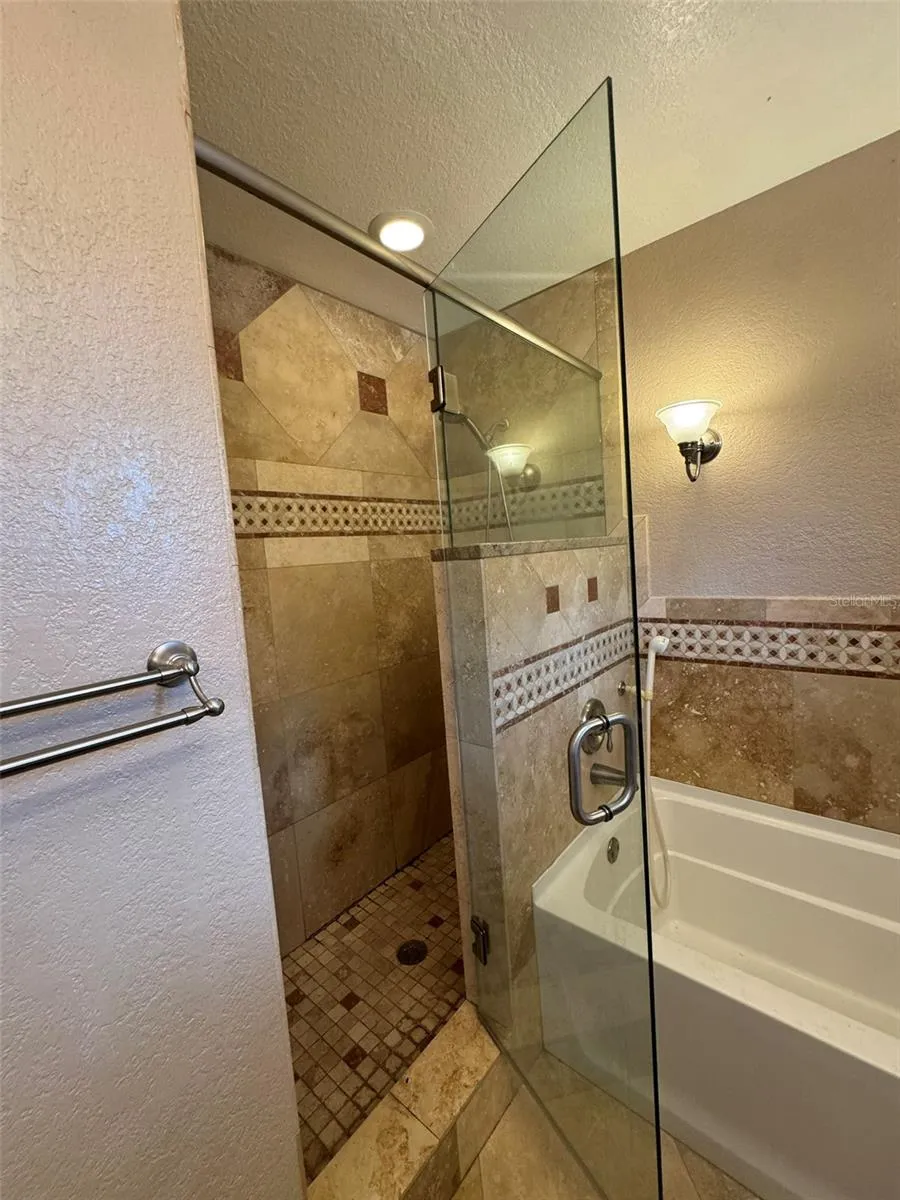 30 KREAMER AVENUE Tarpon Springs, FL 34689