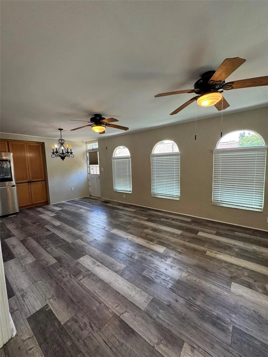 30 KREAMER AVENUE Tarpon Springs, FL 34689