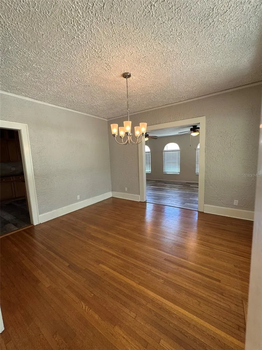 30 KREAMER AVENUE Tarpon Springs, FL 34689