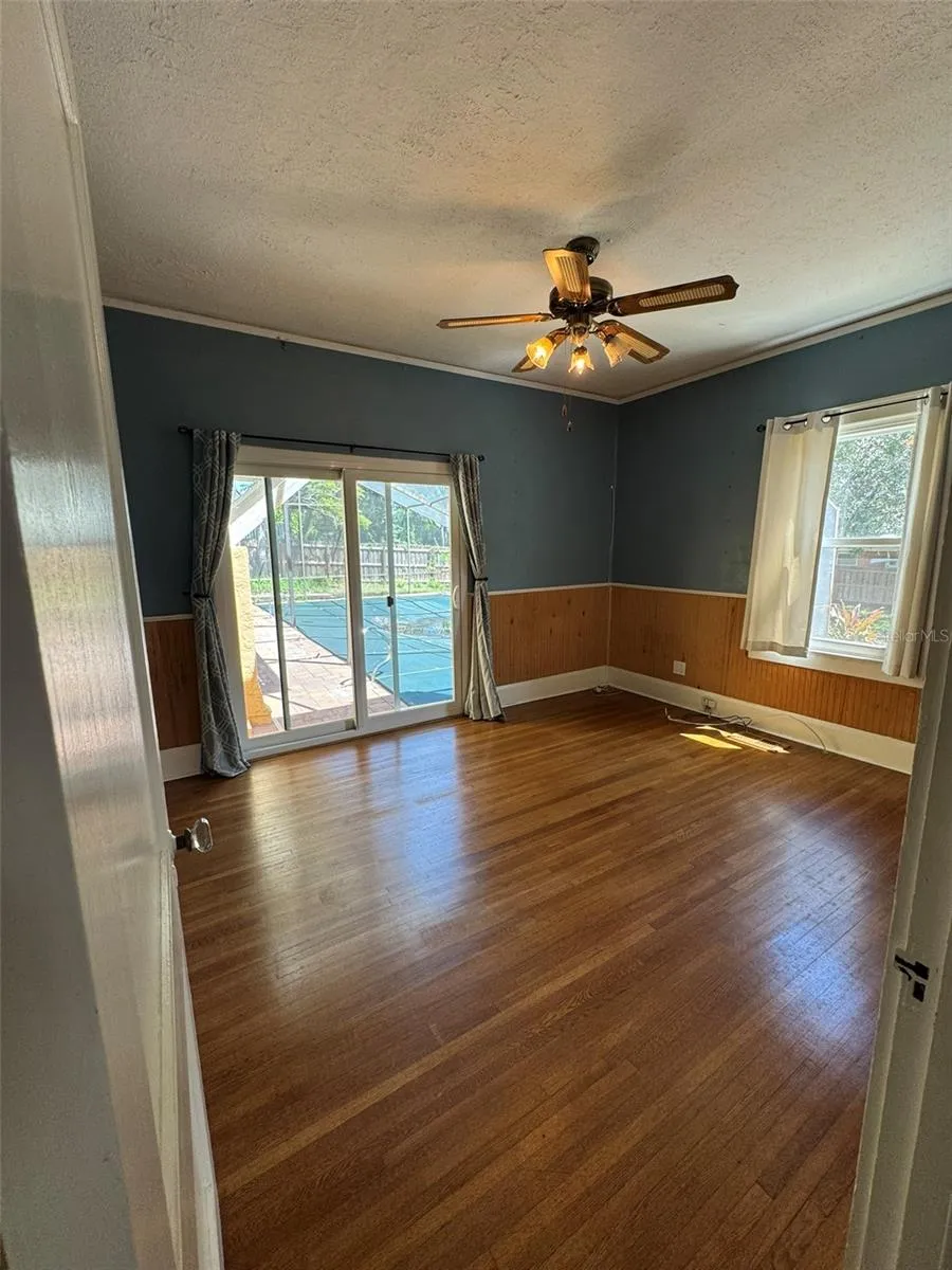 30 KREAMER AVENUE Tarpon Springs, FL 34689