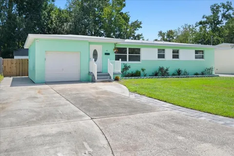 2125 W LOU DRIVE