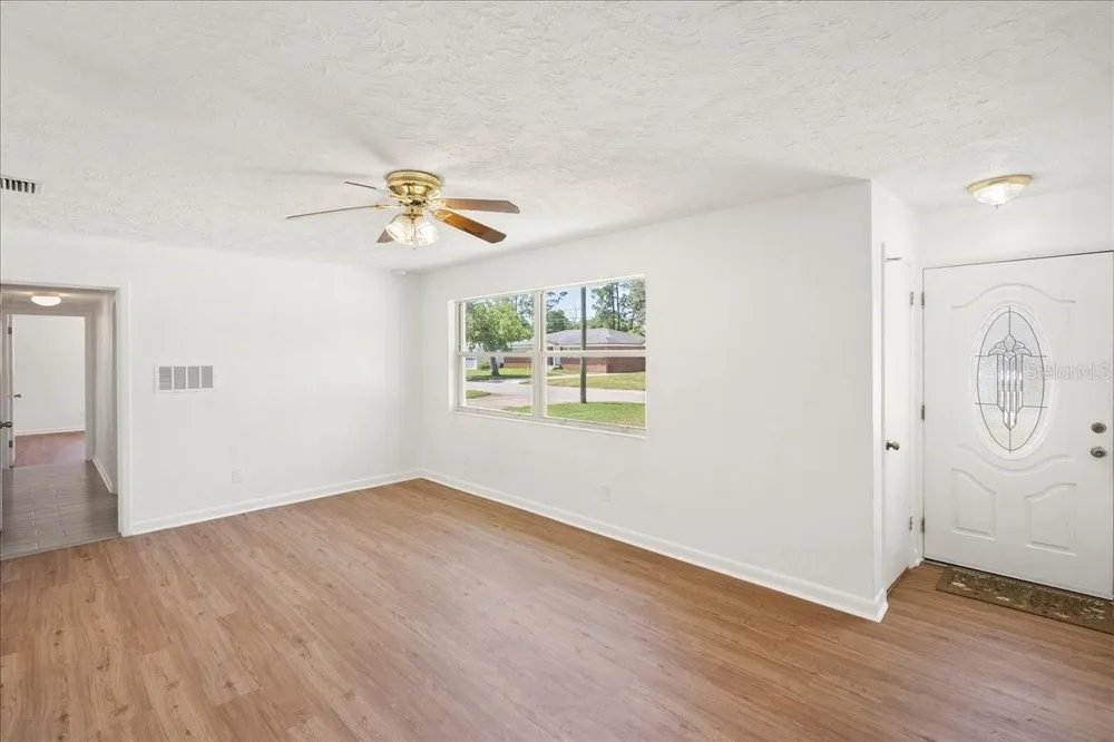 2125 W LOU DRIVE Jacksonville, FL 32216
