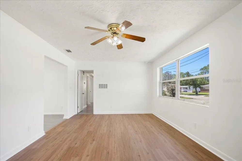 2125 W LOU DRIVE Jacksonville, FL 32216
