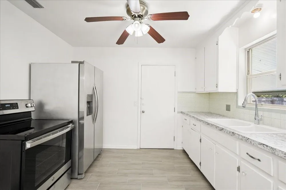 2125 W LOU DRIVE Jacksonville, FL 32216