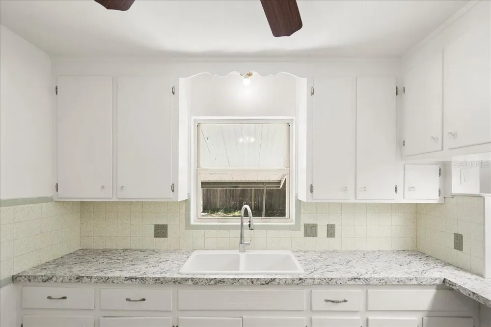 2125 W LOU DRIVE Jacksonville, FL 32216