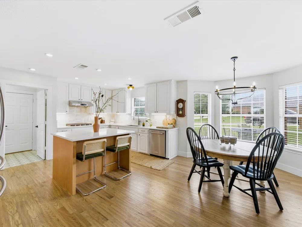 121 Daisey Lane Justin, TX 76247