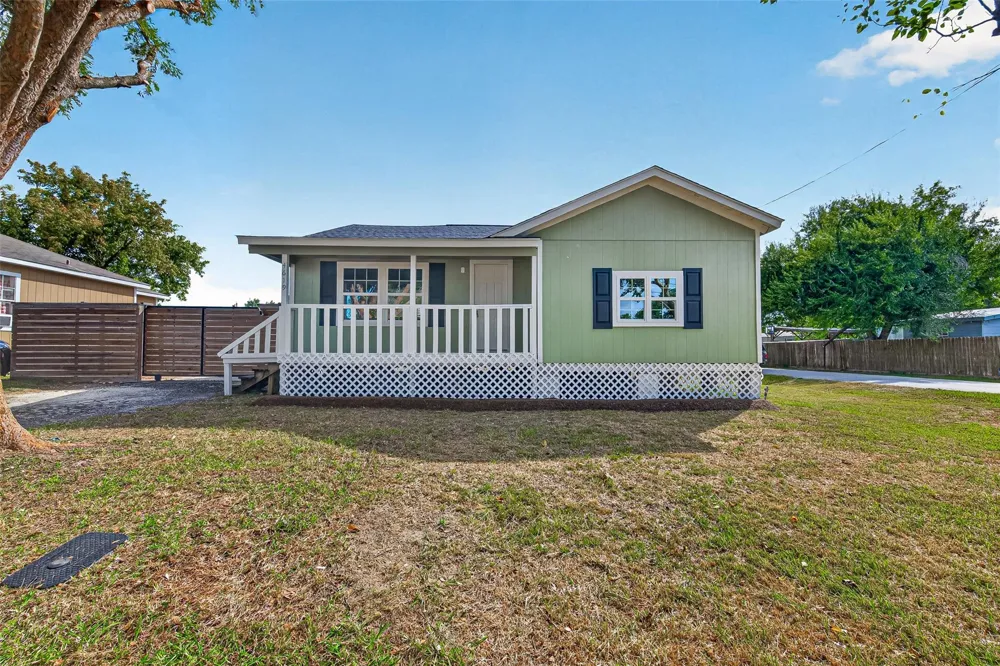4619 18th Street Bacliff, TX 77518