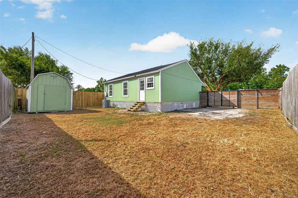 4619 18th Street Bacliff, TX 77518