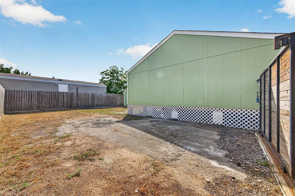 4619 18th Street Bacliff, TX 77518