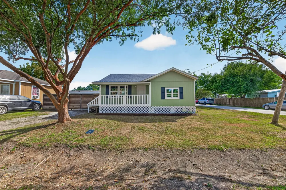 4619 18th Street Bacliff, TX 77518