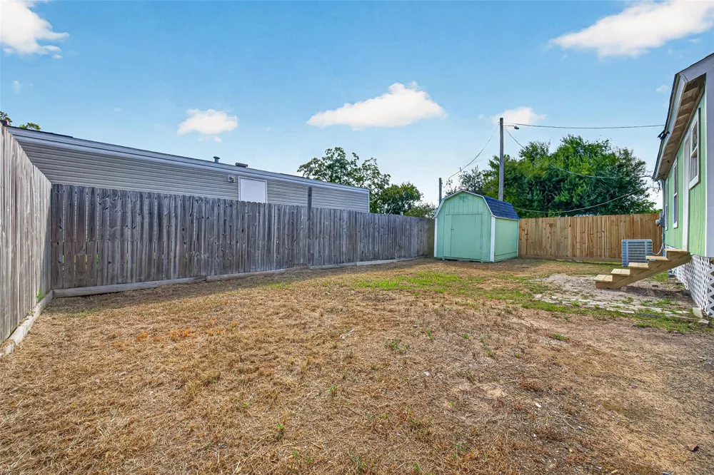 4619 18th Street Bacliff, TX 77518