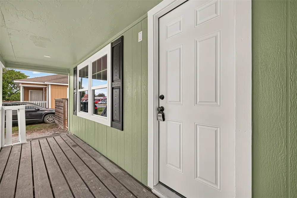 4619 18th Street Bacliff, TX 77518